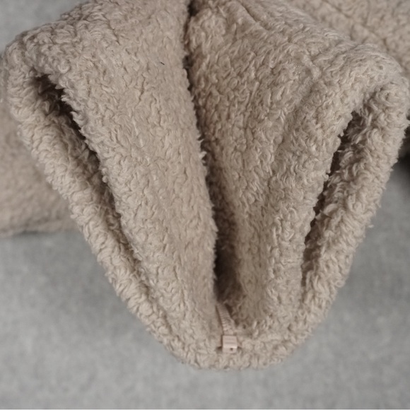 Patagonia Furry Fleece Hoodie Jacket - Picture 9 of 9